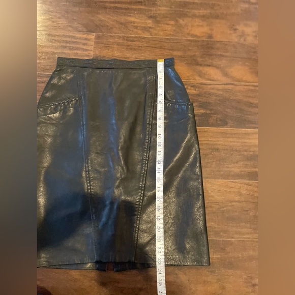 Creations Jez Montreal Vintage leather skirt - Picture 6 of 6